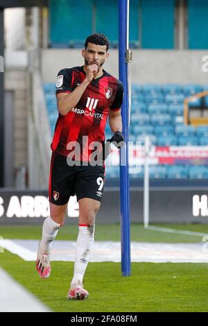 Londres, Royaume-Uni. 21 avril 2021. BUT - Dominic Solanke, de l'AFC Bournemouth, est le buteur lors du match de championnat EFL Sky Bet entre Millwall et Bournemouth à la Den, Londres, Angleterre, le 21 avril 2021. Photo de Carlton Myrie. Utilisation éditoriale uniquement, licence requise pour une utilisation commerciale. Aucune utilisation dans les Paris, les jeux ou les publications d'un seul club/ligue/joueur. Crédit : UK Sports pics Ltd/Alay Live News Banque D'Images