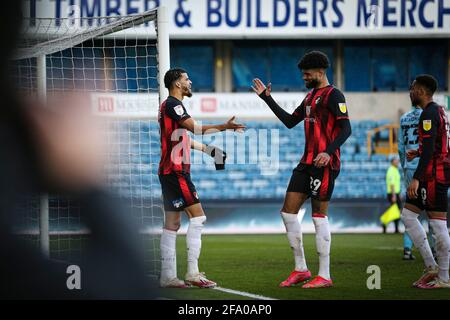 LONDRES, ROYAUME-UNI. 21 AVRIL Dominic Solanke, de l'AFC Bournemouth, célèbre son but lors du match de championnat Sky Bet entre Millwall et Bournemouth à la Den, Londres, le mercredi 21 avril 2021. (Credit: Tom West | MI News) Credit: MI News & Sport /Alay Live News Banque D'Images