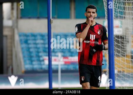 Londres, Royaume-Uni. 21 avril 2021. BUT - Dominic Solanke, de l'AFC Bournemouth, est le buteur lors du match de championnat EFL Sky Bet entre Millwall et Bournemouth à la Den, Londres, Angleterre, le 21 avril 2021. Photo de Carlton Myrie. Utilisation éditoriale uniquement, licence requise pour une utilisation commerciale. Aucune utilisation dans les Paris, les jeux ou les publications d'un seul club/ligue/joueur. Crédit : UK Sports pics Ltd/Alay Live News Banque D'Images