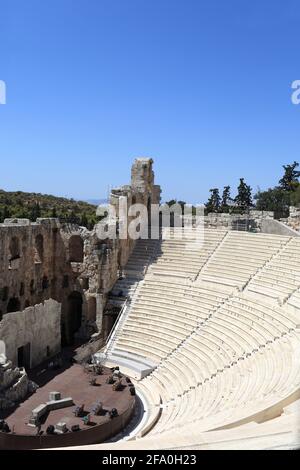 Une partie de l'ancien Odéon de Herodes Atticus est situé sur la pente sud de l'Acropole d'Athènes, Grèce Banque D'Images