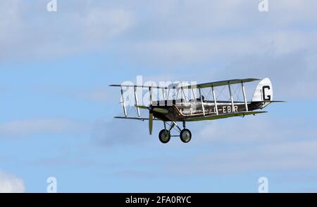 Vintage de Havilland DH51 'miss Kenya' biplan en vol. Banque D'Images