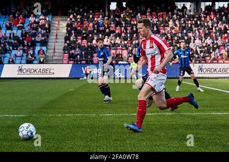 Aalborg, Danemark. 21 avril 2021. Jakob Ahlmann (3) d'AAB vu pendant le match 3F Superliga entre Aalborg Boldklub et Odense Boldklub au parc Aalborg Portland à Aalborg. (Crédit photo : Gonzales photo/Alamy Live News Banque D'Images