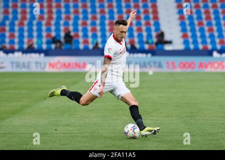 Valence, Espagne. 21 avril 2021. Lucas Ocampos de Sevilla FC vu en action pendant le match de football espagnol de la Liga entre Levante et Sevilla au stade Ciutat de Valencia.(score final; Levante UD 0:1 Sevilla FC) Credit: SOPA Images Limited/Alay Live News Banque D'Images