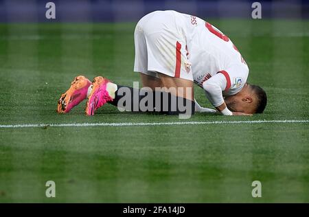 Valence, Espagne. 21 avril 2021. Youssef en-Nesyri de Séville célèbre lors d'un match de football de la Ligue espagnole entre Levante UD et Sevilla CF à Valence, Espagne, le 21 avril 2021. Crédit: Pablo Morano/Xinhua/Alay Live News Banque D'Images