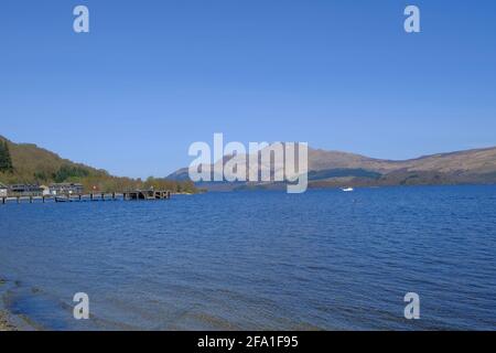 Luss, Loch Lomond, le jour des avril 2021 Banque D'Images