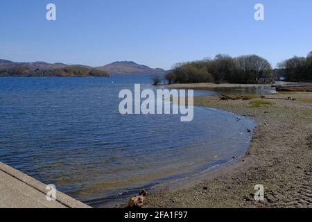 Luss, Loch Lomond, le jour des avril 2021 Banque D'Images