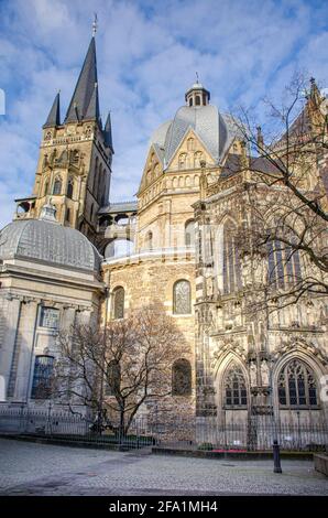 aachen - Der Aachener Dom, auch Hoher Dom zu Aachen, oder Aachener Marienkirche, ist die Bischofskirche des Bistums Aachen Banque D'Images