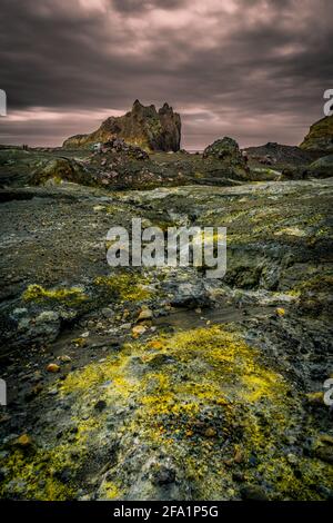 Paysage volcanique surréaliste sur le seul volcan marin actif de Nouvelle-Zélande, l'île Blanche Banque D'Images