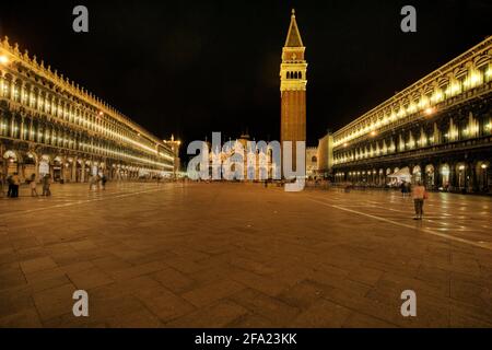 Piazza San Marco la nuit, Italie, Venise Banque D'Images