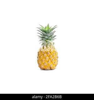 Ananas mûrs isolé sur fond blanc. Banque D'Images