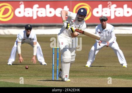 CHESTER LE STREET, ROYAUME-UNI. 22 AVRIL Alex Lees de Durham en action de batting pendant le LV= Insurance County Championship Match entre Durham County Cricket Club et Derbyshire County Cricket Club à Emirates Riverside, Chester le Street le jeudi 22 avril 2021. (Crédit : Robert Smith | ACTUALITÉS MI) crédit : ACTUALITÉS MI et sport /Actualités Alay Live Banque D'Images