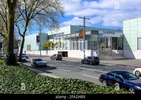 22.04.2021, Essen, Ruhrgebiet, Nordrhein-Westfalen, Deutschland - Eingangsbereich des Musées Folkwang à Essen an der Bismarckstrasse / Museumsplatz Banque D'Images