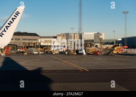 Copenhague, Danemark - 27 février 2020. Un Boeing 737 de la société Ryanair à faible coût débarque à l'aéroport de Copenhague Kastrup. Banque D'Images