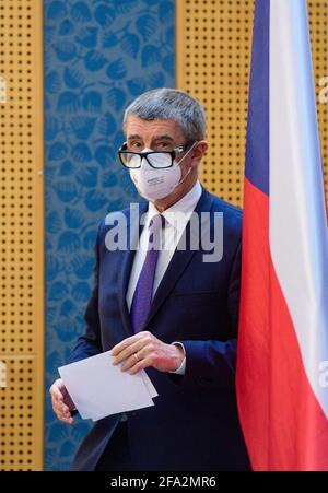 Prague, République tchèque. 22 avril 2021. Le Premier ministre tchèque Andrej Babis assiste à la conférence de presse à Prague, République tchèque, le 22 avril 2021. Selon le personnel actuel de l'ambassade tchèque à Moscou, le ministre des Affaires étrangères Jakub Kulhanek (CSSD) a déclaré à des journalistes que la République tchèque plafera le nombre de diplomates russes à Prague. Crédit : Roman Vondrous/CTK photo/Alay Live News Banque D'Images