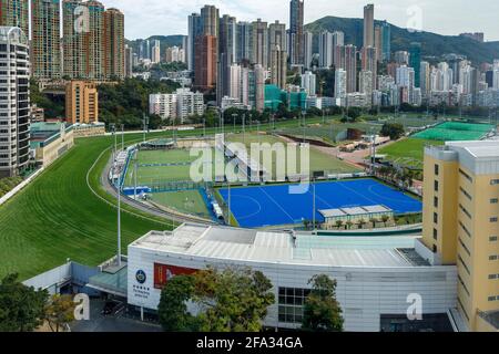 Le parcours de course de Happy Valley à Hong Kong, en Chine. Stade du Jockey Club, centre sportif et musée. Banque D'Images