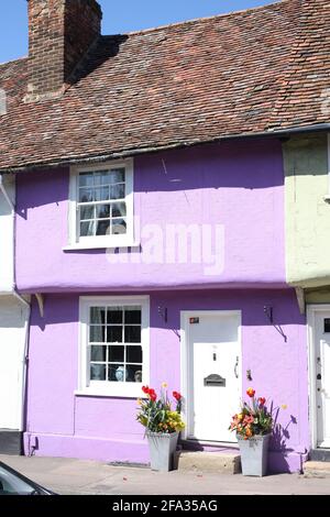 Villes du marché d'Essex - vue sur un bâtiment médiéval coloré à Castle Street, Saffron Walden, Essex, Grande-Bretagne, 2021 Banque D'Images