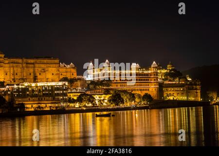 Palais de la ville, Udaipur pendant Diwali Banque D'Images