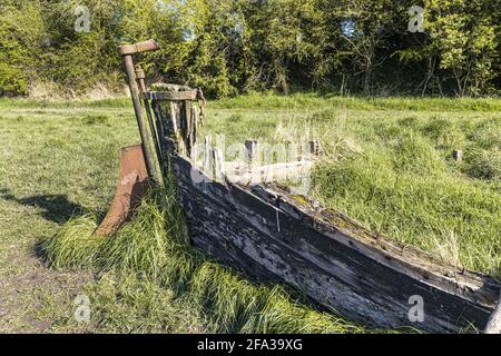 Les restes de la 2 goélette en bois à mâts Catherine Ellen, l'un des nombreux navires de ce genre a délibérément fait du braconnerie sur les rives de la rivière Severn à Purton. Banque D'Images