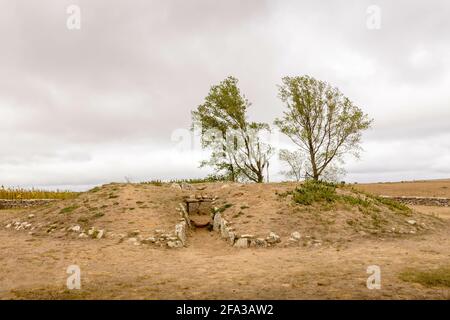 Gros plan sur les montagnes recouvertes de brume du nord de Palencia, Espagne Banque D'Images