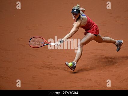 Stuttgart, Allemagne. 22 avril 2021. Tennis, WTA Tour - Stuttgart, singles, Women, Round of 16, Svitolina (Ukraine) - Curber (Allemagne), Porsche Arena: Angelique Curber. Credit: Thomas Kienzle/AFP-Pool/dpa/Alay Live News Banque D'Images