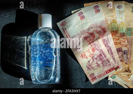 Gel d'alcool et de trésorerie de l'Argentine (pesos). Banque D'Images