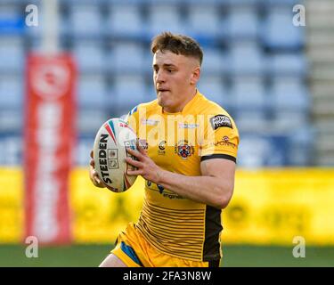 Wigan, Royaume-Uni. 22 avril 2021. Jake Trueman (6) de Castleford Tigers court avec le ballon à Wigan, au Royaume-Uni, le 4/22/2021. (Photo de Simon Whitehead/News Images/Sipa USA) crédit: SIPA USA/Alay Live News Banque D'Images