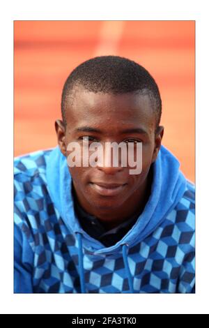 Newham Athletics academy .... athlètes pour la ffuture. Emmanuel Okpokiri 17 ans de Forest Gatephotographie par David Sandison The Independent Banque D'Images