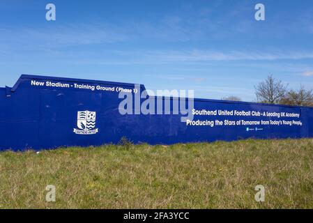 Chantier de construction de palissades autour de la proposition de Southend Utd football club nouveau terrain d'entraînement de stade à Fossetts Way, Fossetts Farm Banque D'Images