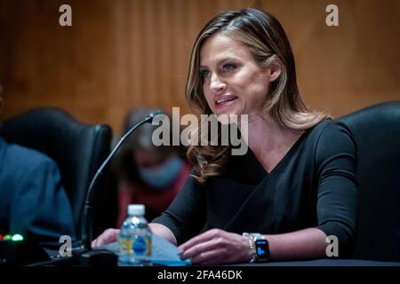 Washington, États-Unis d'Amérique. 22 avril 2021. Amber Faye McReynolds comparaît devant une audience de mise en candidature du Comité sénatorial de la sécurité intérieure et des affaires gouvernementales, à titre de gouverneur du Service postal des États-Unis, dans l'édifice Dirksen du Bureau du Sénat à Washington, DC, le jeudi 22 avril, 2021. Credit: Rod Lamkey/CNP/Sipa USA Credit: SIPA USA/Alay Live News Banque D'Images