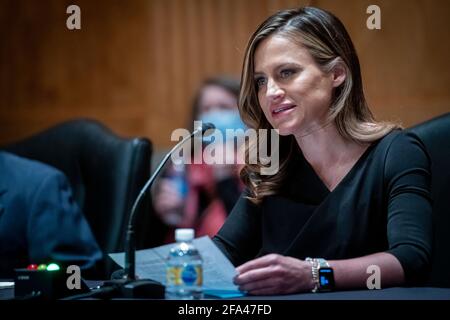 Washington, États-Unis d'Amérique. 22 avril 2021. Amber Faye McReynolds comparaît devant une audience de mise en candidature du Comité sénatorial de la sécurité intérieure et des affaires gouvernementales, à titre de gouverneur du Service postal des États-Unis, dans l'édifice Dirksen du Bureau du Sénat à Washington, DC, le jeudi 22 avril, 2021. Credit: Rod Lamkey/CNP | usage dans le monde crédit: dpa/Alay Live News Banque D'Images