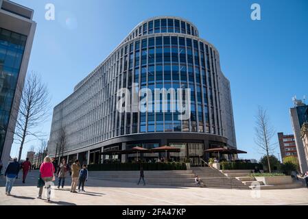 Un bâtiment de bureau en panneaux de verre de Chamberlain Square, Birmingham City Centre, Royaume-Uni Banque D'Images
