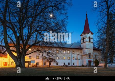 Monastère dans le village de Klastor pod Znievom, Slovaquie. Banque D'Images