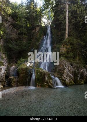 Longue exposition de la cascade secrète cachée d'Orrido dello Slizza Gailitz gorge du canyon près de Tarvisio Friuli Venezia Giulia Italie alpes Europe Banque D'Images