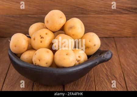 Pomme de terre créole jaune biologique - Solanum phureja Banque D'Images