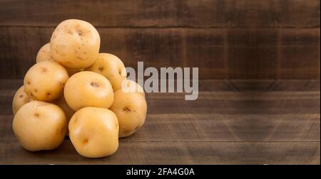 Solanum phureja - pomme de terre créole jaune biologique Banque D'Images