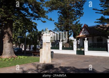 San Cristobal de la Laguna, Espagne - 16 janvier 2020 : monument à José Tabares Bartlett sur la place du Conseil suprême des Canaries. Banque D'Images