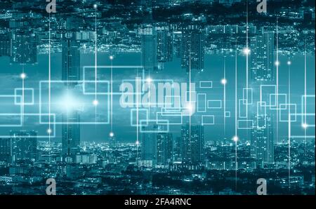 Technologie Internet des choses sur le panorama de Bangkok paysage urbain la nuit, architecture d'affaires et bâtiment avec touriste, technologie SMART c Banque D'Images