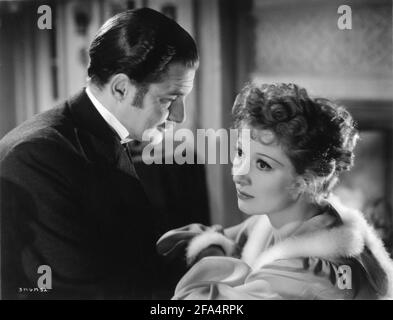 ROBERT DONAT et GREER GARSON à Au revoir, M. CHIPS 1939 réalisateur SAM WOOD book James Hilton scénario R.C. Sherriff Claudine West et Eric Maschwitz producteur Victor Saville Metro Goldwyn Mayer British Studios Banque D'Images