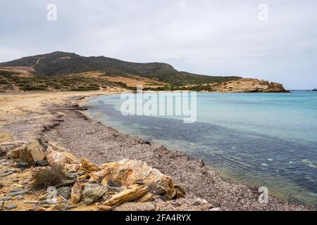 Plage de Livadia Antiparos: Livadia est une belle plage sur le côté ouest de la plage d'AntiparosLivadia, une plage de sable avec des eaux cristallines et peu profondes sur le Banque D'Images