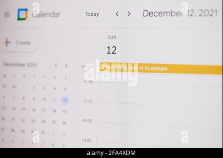 New york, Etats-Unis - 17 février 2021: Fête dame Guadalupe 12 de décembre sur google calendrier sur l'écran d'ordinateur portable vue rapprochée. Banque D'Images