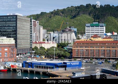 Bureaux, y compris la Beehive, les bureaux du Parlement néo-zélandais, Wellington, Île du Nord, Nouvelle-Zélande Banque D'Images