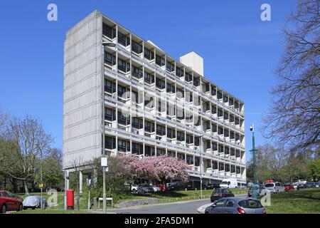 Domaine d'Alton East à Roehampton, Londres, Royaume-Uni. Célèbre projet de logement moderniste des années 1950 inspiré par l'unité d'habitation du Corbsier Banque D'Images