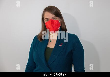 Ronja Endres, Kandidatin zum Vorsitz der bayerischen SPD am 23. Avril 2021 à München. Sie kandidiert als Duo mit Florian von Brunn. Die bayerische SPD wählt morgen einen neuen Vorsitzenden bzw. ein neues Vorsitzenden Duo. * le candidat à la présidence des sociaux-démocrates bavarois Ronja Endres le 23 2021 avril à Munich, Allemagne. Elle se fait candidate en duo avec FLrian von Brunn. Le SPD Bavaria élira demain un nouveau duo leader / leader. (Photo par Alexander Pohl/Sipa USA) Banque D'Images