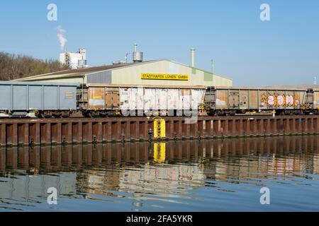 Port au canal de Datteln-Hamm, Lünen, région de la Ruhr, Rhénanie-du-Nord-Westphalie, Allemagne, Europe Banque D'Images