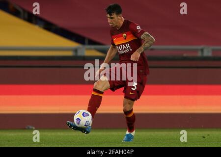 Roger Ibanez (Roma) en action pendant le match de Serie A Tim entre AS Roma et Atalanta BC au Stadio Olimpico le 22 2021 avril à Rome, Italie. (Photo de Giuseppe Fama/Pacific Press/Sipa USA) Banque D'Images