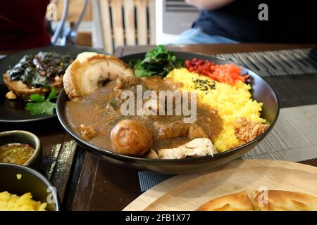 Riz au curry japonais, curry japonais avec porc et riz ou riz kare Banque D'Images