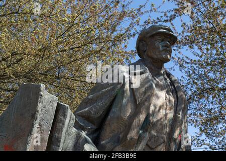 Statue de Vladimir Lénine à Seattle le 151e anniversaire de sa naissance le jeudi 22 avril 2021. Exposé dans le quartier de Fremont depuis 19 Banque D'Images