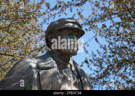 Statue de Vladimir Lénine à Seattle le 151e anniversaire de sa naissance le jeudi 22 avril 2021. Exposé dans le quartier de Fremont depuis 19 Banque D'Images