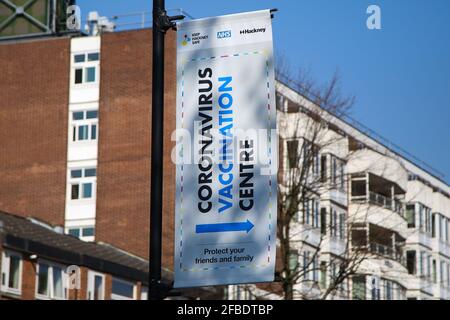 Londres, Royaume-Uni. 20 avril 2021. Un signe du centre de vaccination Covid-19 vu à Londres. Crédit : SOPA Images Limited/Alamy Live News Banque D'Images