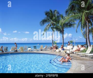 Grand Cayman Marriott Beach Resort piscine, Seven Mile Beach, West Bay, Grand Cayman, Iles Caïman, Grandes Antilles, Caraïbes Banque D'Images